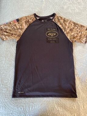 New York Jets Salute To Service Dri-Fit Graphic Logo Short Sleeve Tee Shirt M